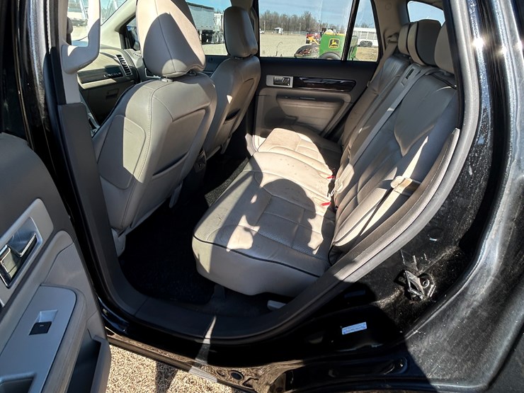 2009-lincoln-mkx-image-4