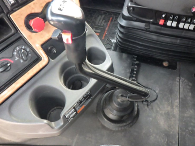 2016-international-prostar-image-21