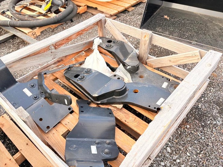 farmall-75-tractor-loader-bracket-image-1