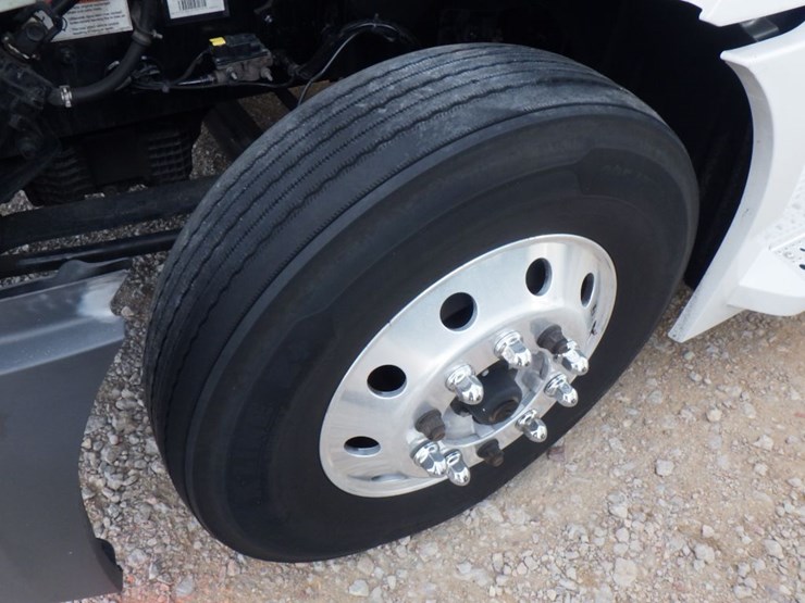 2022-freightliner-cascadia-126-image-25