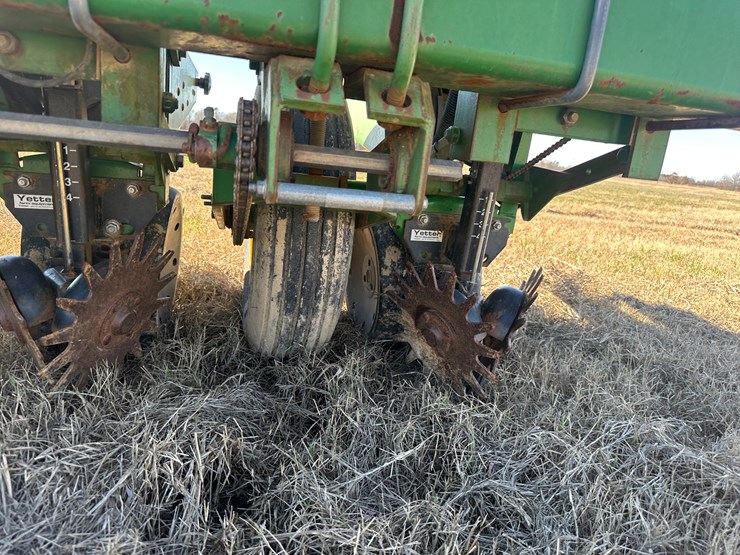 35257-john-deere-12-image-64