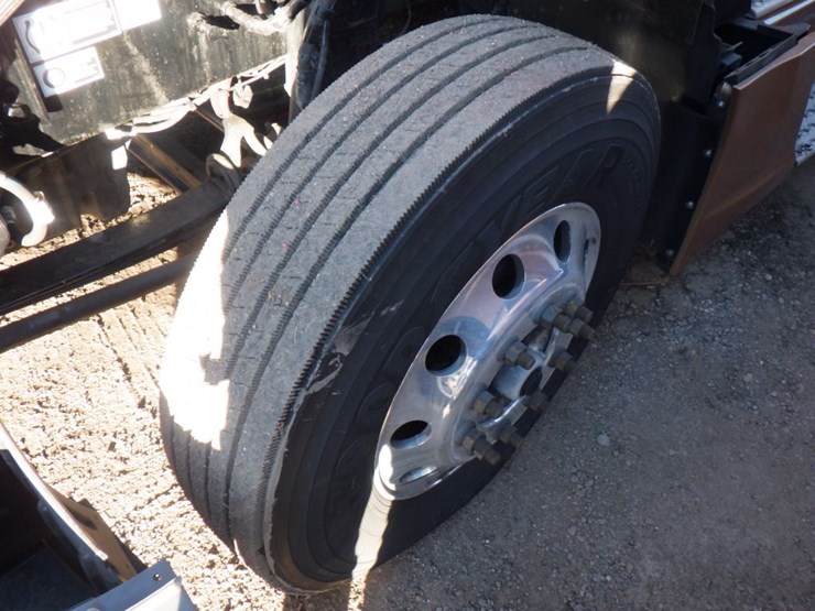 2024-kenworth-t680-image-25