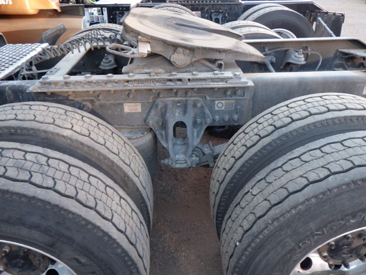 2022-kenworth-t680-image-16