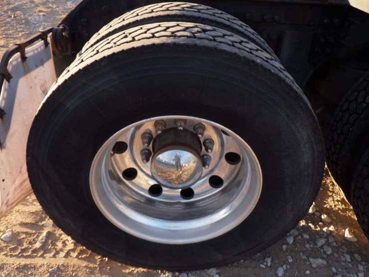 2014-kenworth-t800-image-9