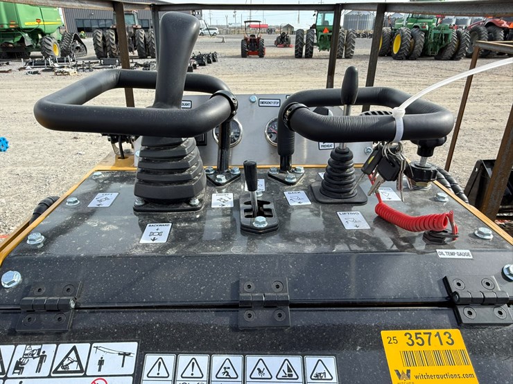 #77-•-unused-cfg-kkta27-stand-on-tracked-loader-kkta272025l110878-inv#-35713-image-26