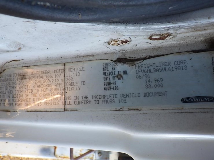 1997-freightliner-fl70-image-38