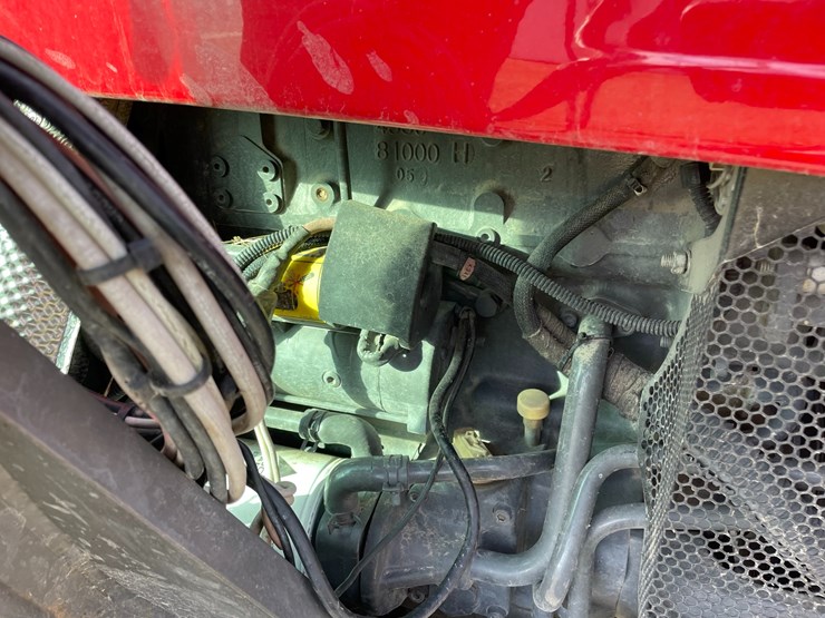 2018-massey-ferguson-4710-image-19