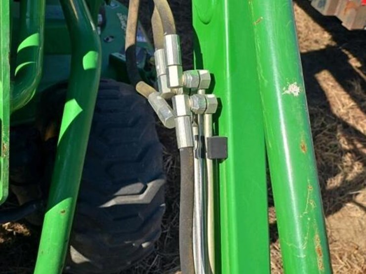 2016-john-deere-1025r-image-24