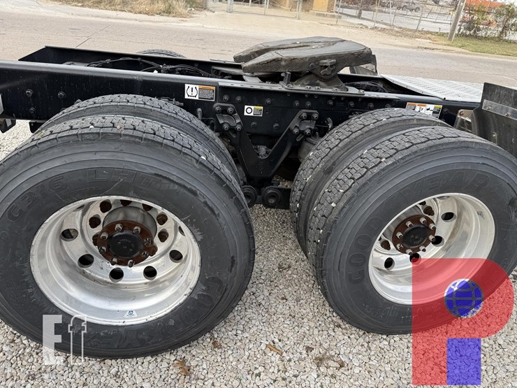 2019-kenworth-t680-image-4