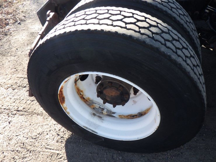 2016-kenworth-t680-image-9