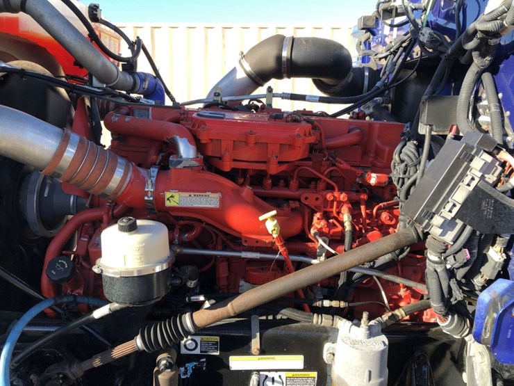 2015-peterbilt-389-image-9