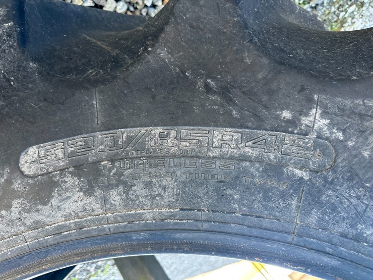 #35803-•-520/85r42-tractor-tire-image-5