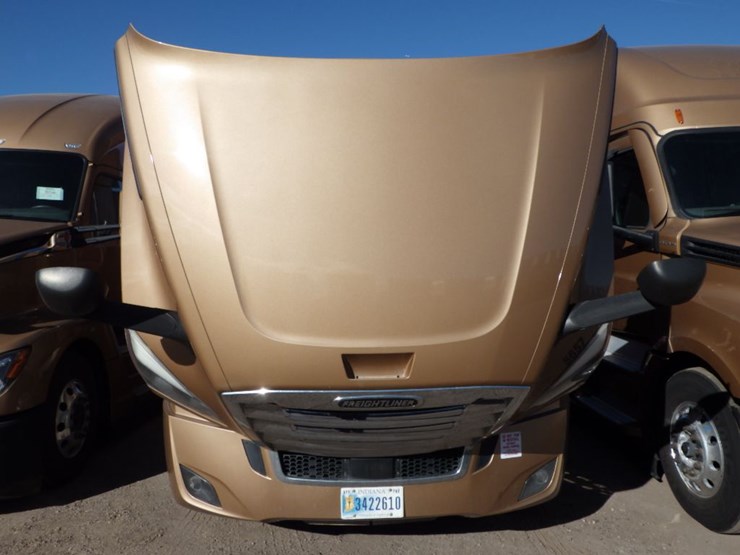 2023-freightliner-cascadia-126-image-26