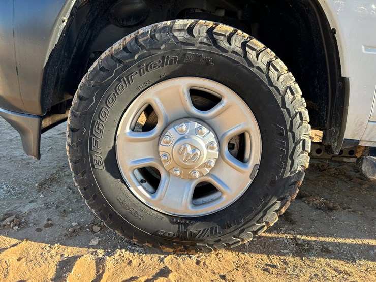 2022-dodge-2500-image-11