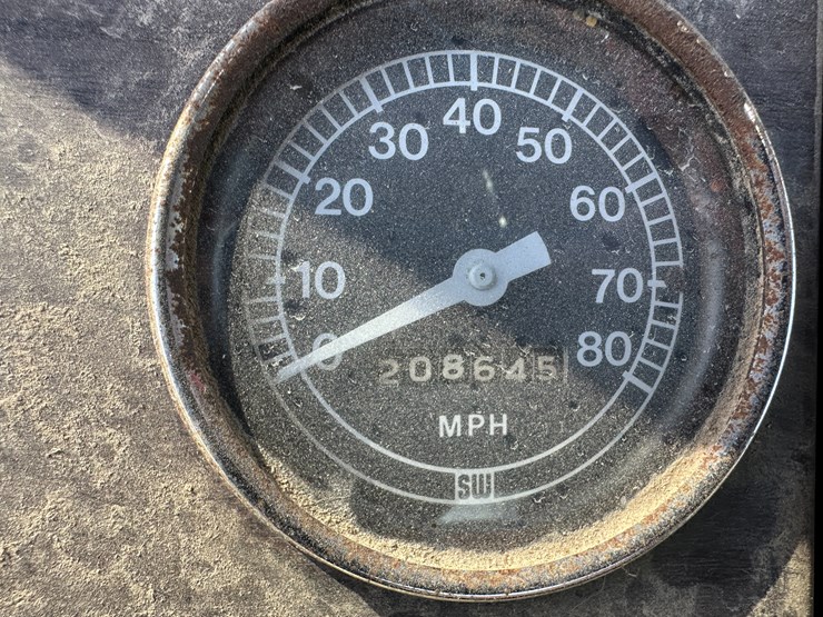 1974-ford-9000-image-67