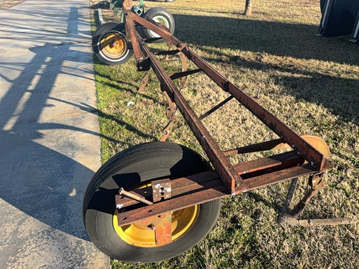 pittsburgh-4-row-cultivator-with-gauge-wheels-image-18