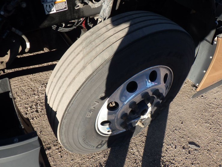 2024-kenworth-t680-image-25