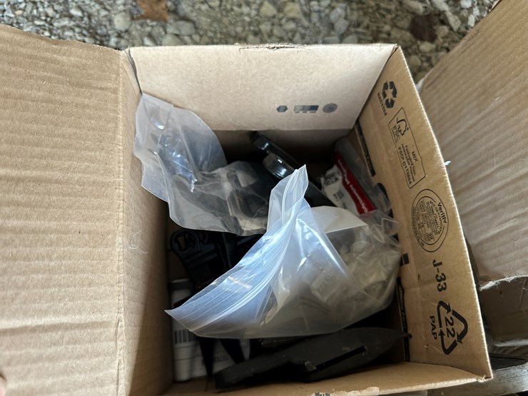 #35890-•-lot-of-bearings,-combine-parts,-&-header-parts-image-8