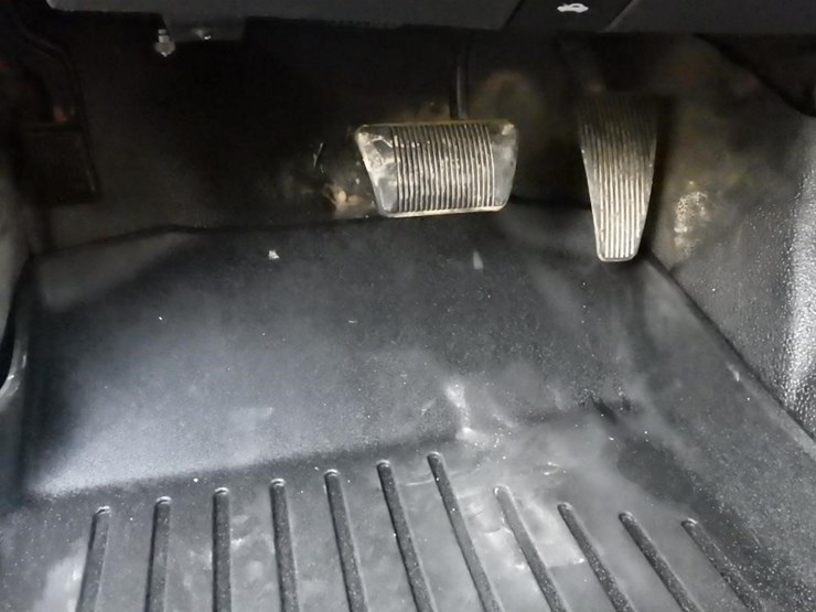 2010-dodge-2500-image-19