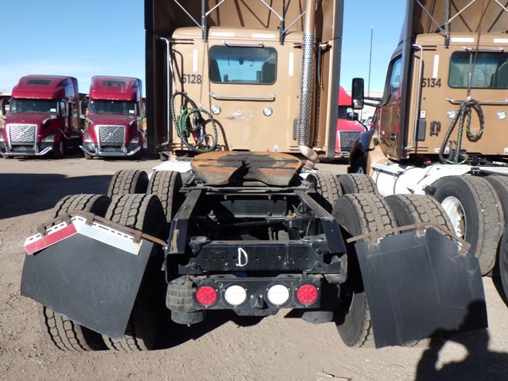 2022-kenworth-t680-image-10