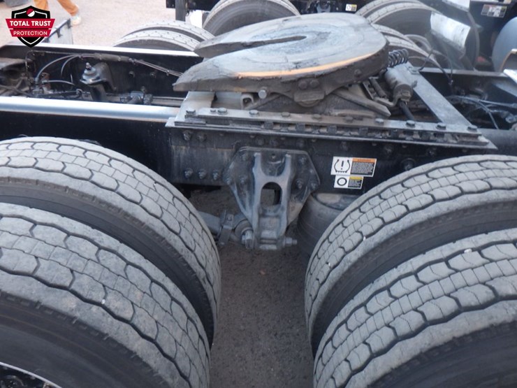 2022-kenworth-t680-image-5