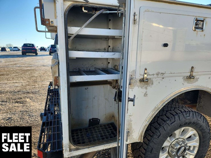 2021-ford-f350-image-36