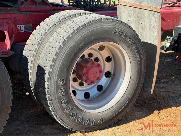 2021-peterbilt-389-image-24