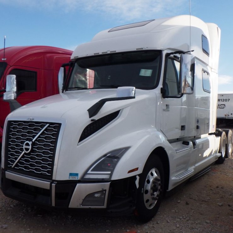 2021 VOLVO VNL 860