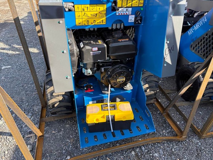 agt-compact-track-loader-image-4