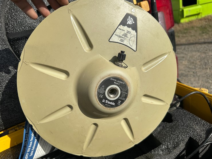 #36280-•-trimble-gps-system-image-5