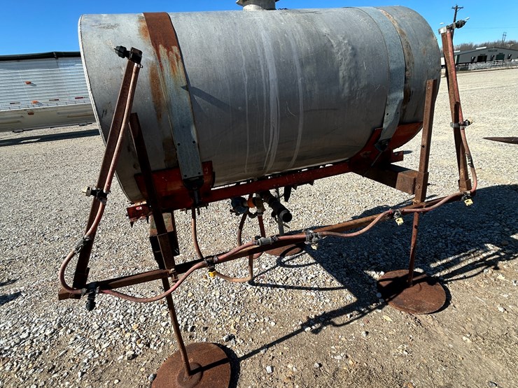 #37630-•-10'-200-gallon-3pt-sprayer-image-1