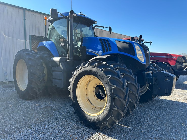 2014-new-holland-t8.330-image-2