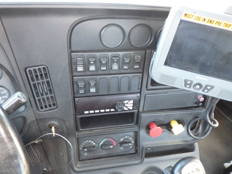 2017-international-prostar-image-17