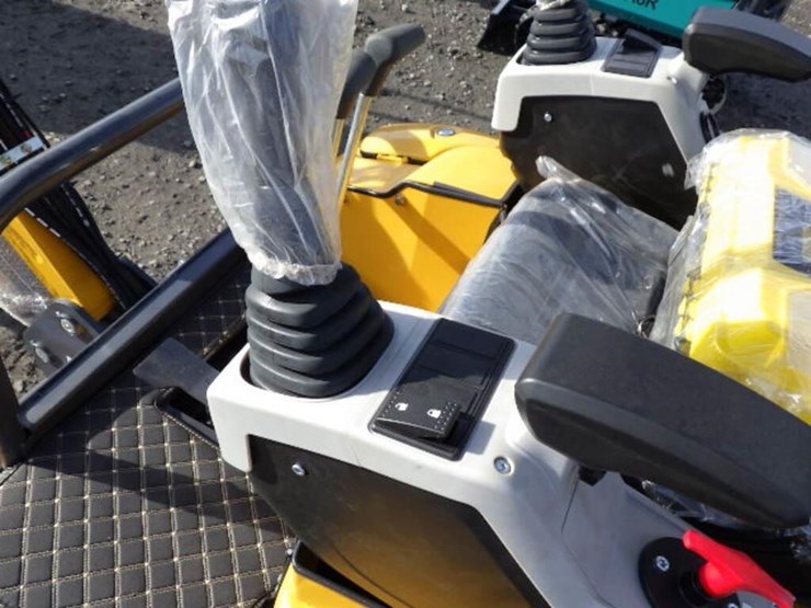 2025-cfg-qk18r-hydraulic-excavator-image-27