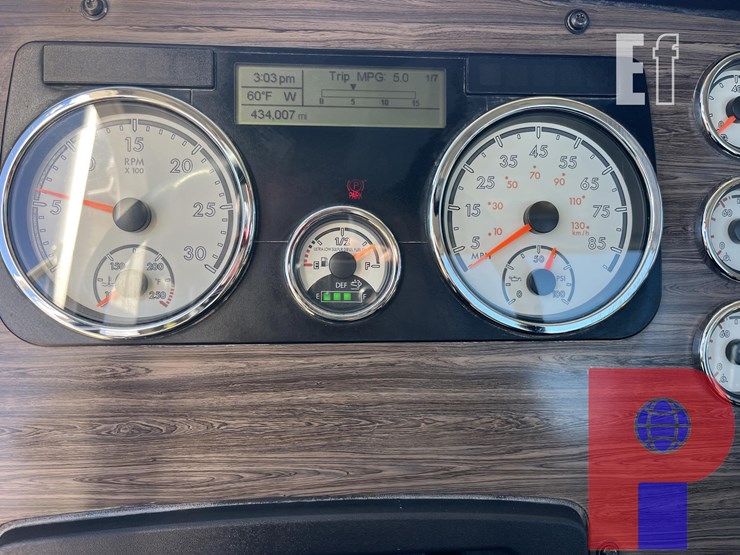 2021-freightliner-coronado-122-sd-image-11