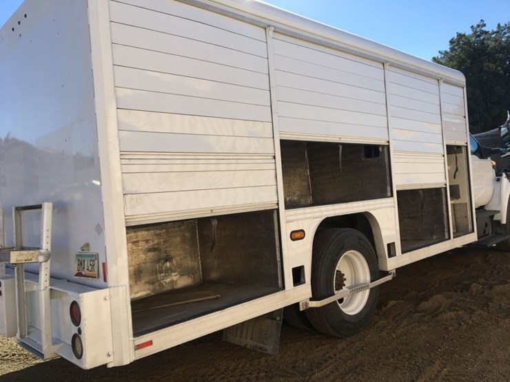 2017-ford-f650-image-12