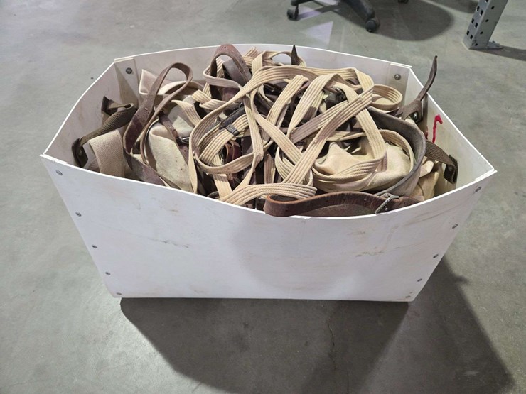 (2)-boxes-of-hay-sacks-with-leads-and-rope-image-10