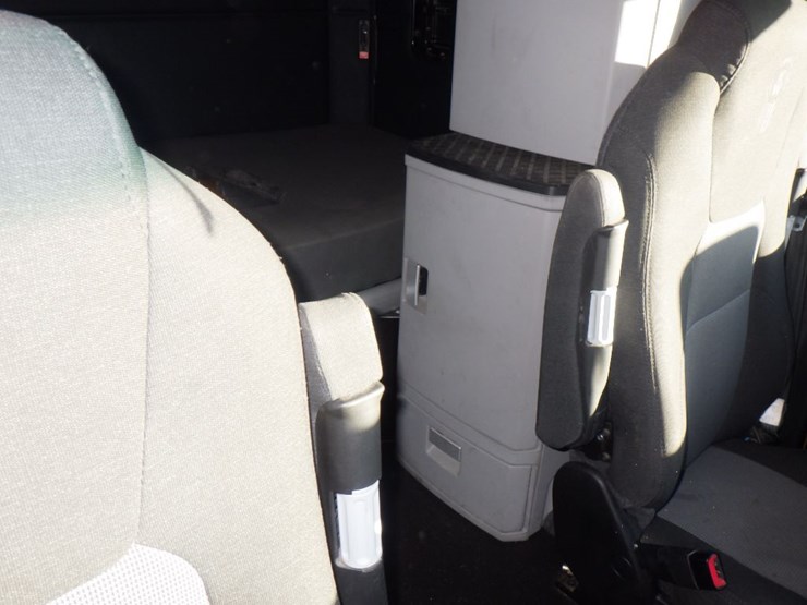 2024-kenworth-t680-image-5