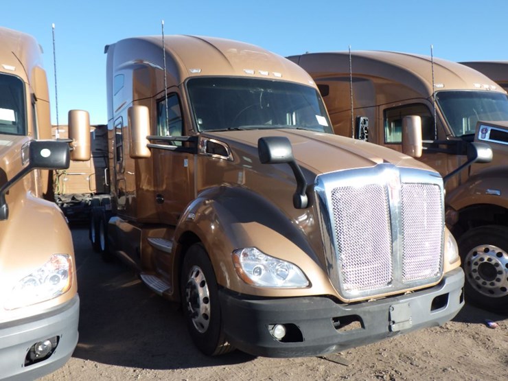 2022-kenworth-t680-image-6