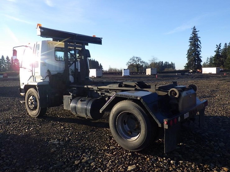 2000-mitsubishi-12'-s/a-hook-truck-image-7