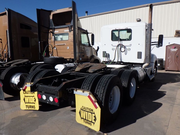 2016-kenworth-t680-image-10