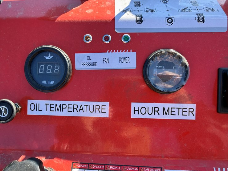 #22789-•-unused-agt-ysrt14-stand-on-tracked-loader-ysrt142025l102793-image-9