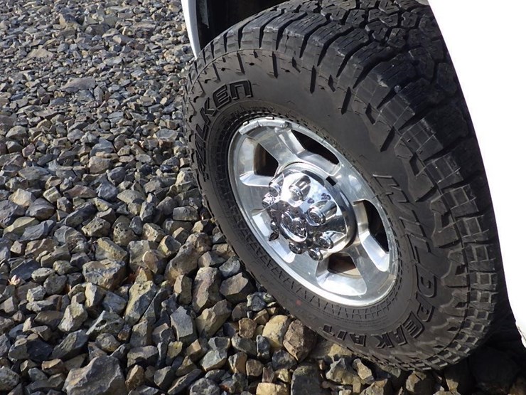 2010-dodge-2500-image-13