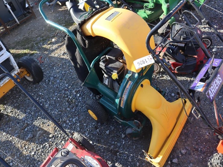 yardman-5.5hp-self-propelled-yard-vacuum-image-1