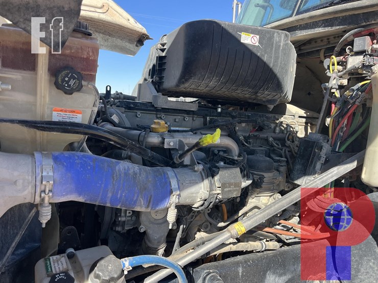 2021-freightliner-coronado-122-sd-image-8