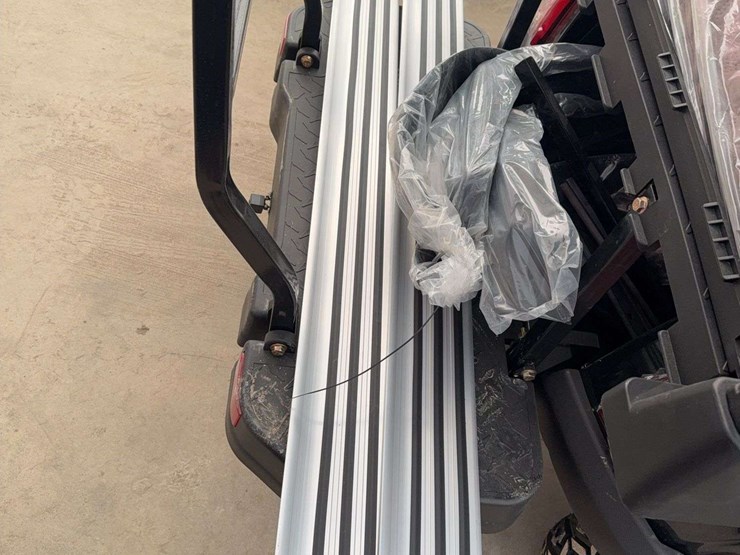 electric-60-volt-golf-cart,-6-seater-image-13