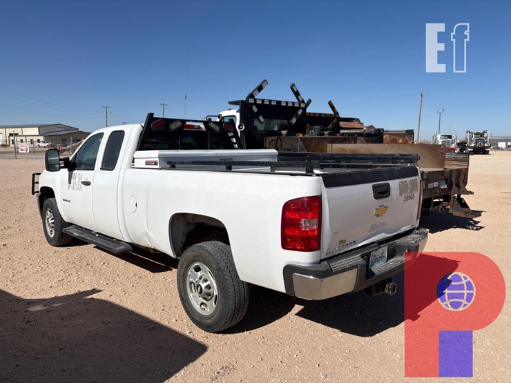 2011-chevrolet-silverado-2500hd-image-4