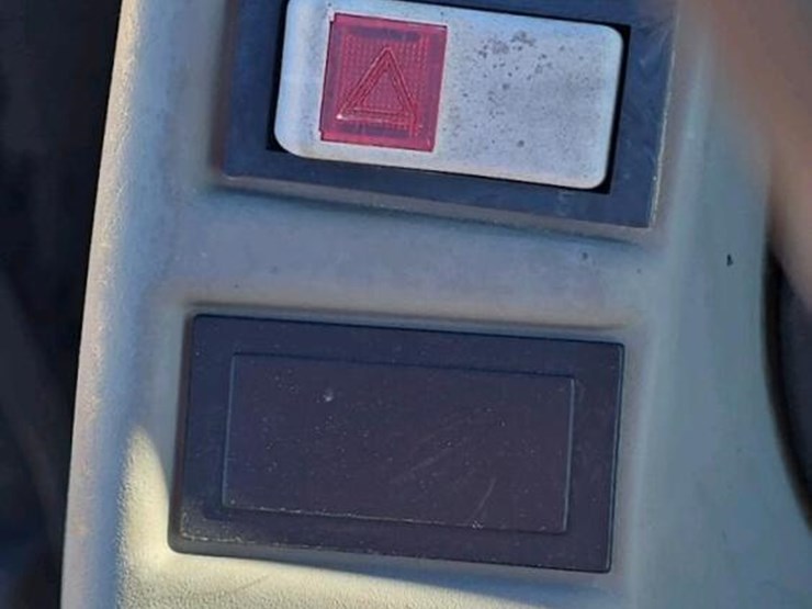 2007-new-holland-tn85a-image-29