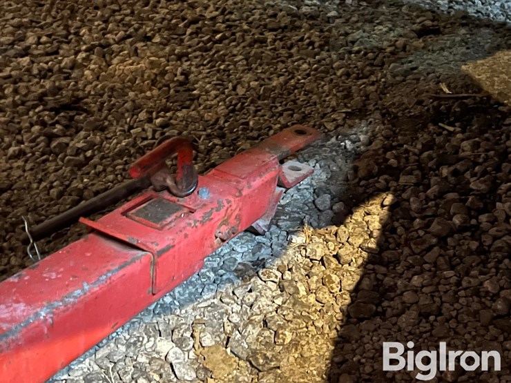 2011-case-ih-3020-image-9