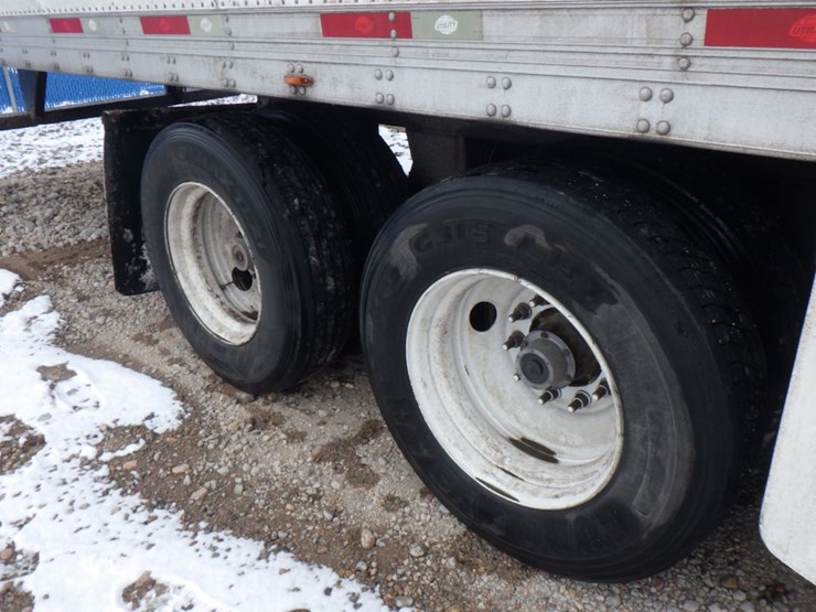 2011-utility-3000r-image-7